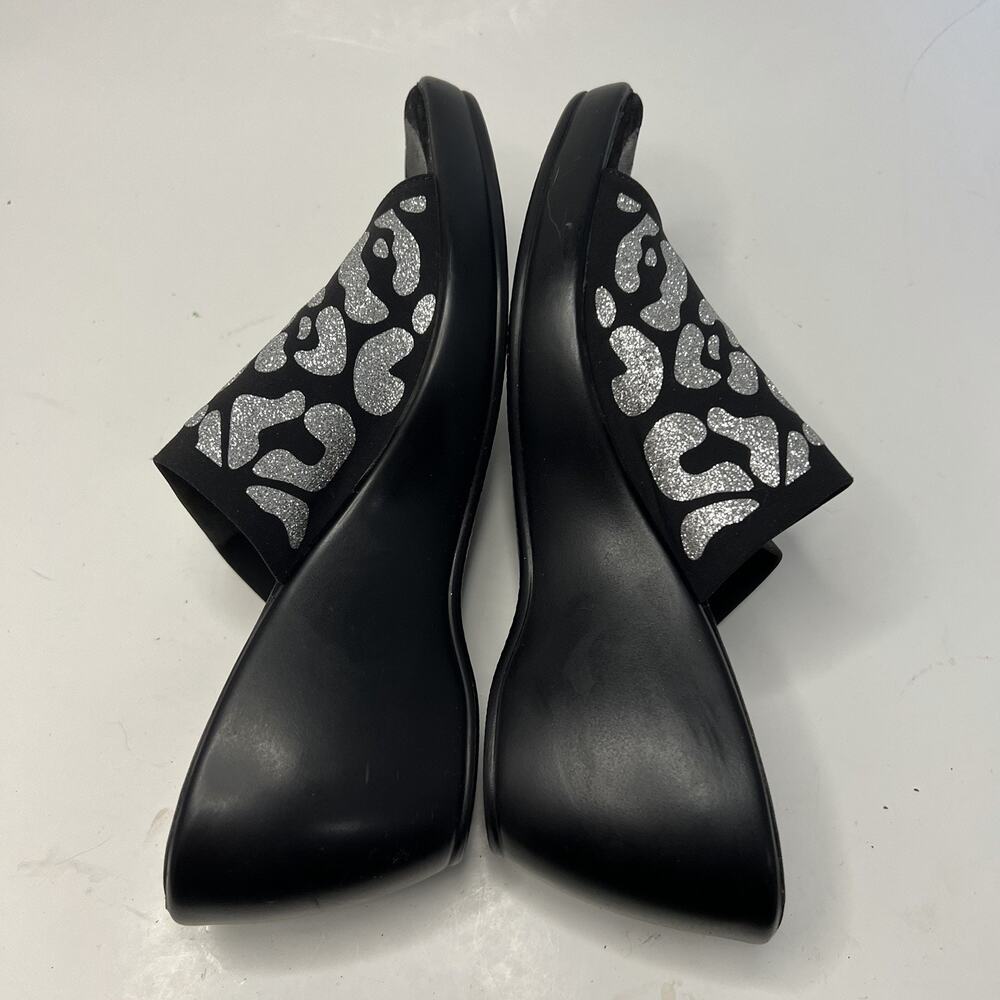 Onex Women's Wedge Sandals Black Sparkly Silver Animal Print Wedge Size 7 (37) - Picture 10 of 13